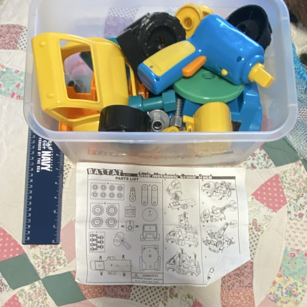 Battat Little Mechanic Crane Truck Interlocking Blocks Set 18pcs Construction